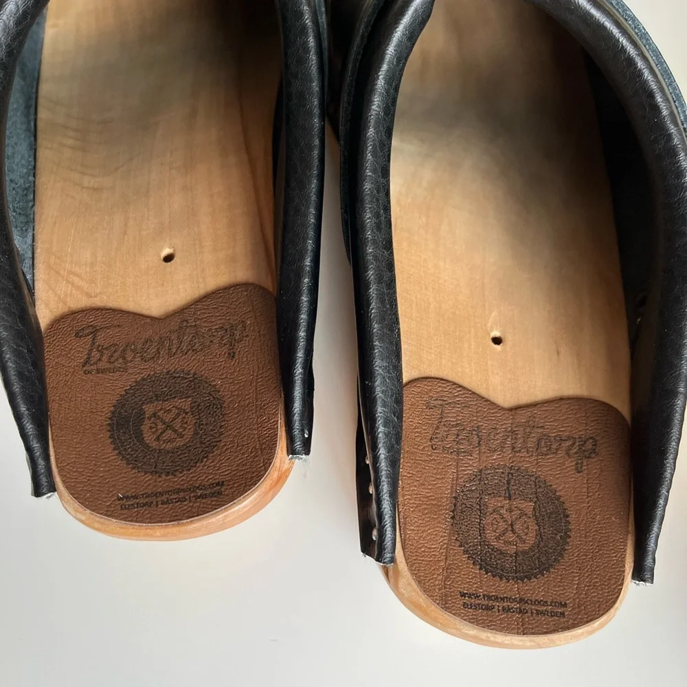 Handcrafted Women's Black Leather Clogs - Picture 7 of 14